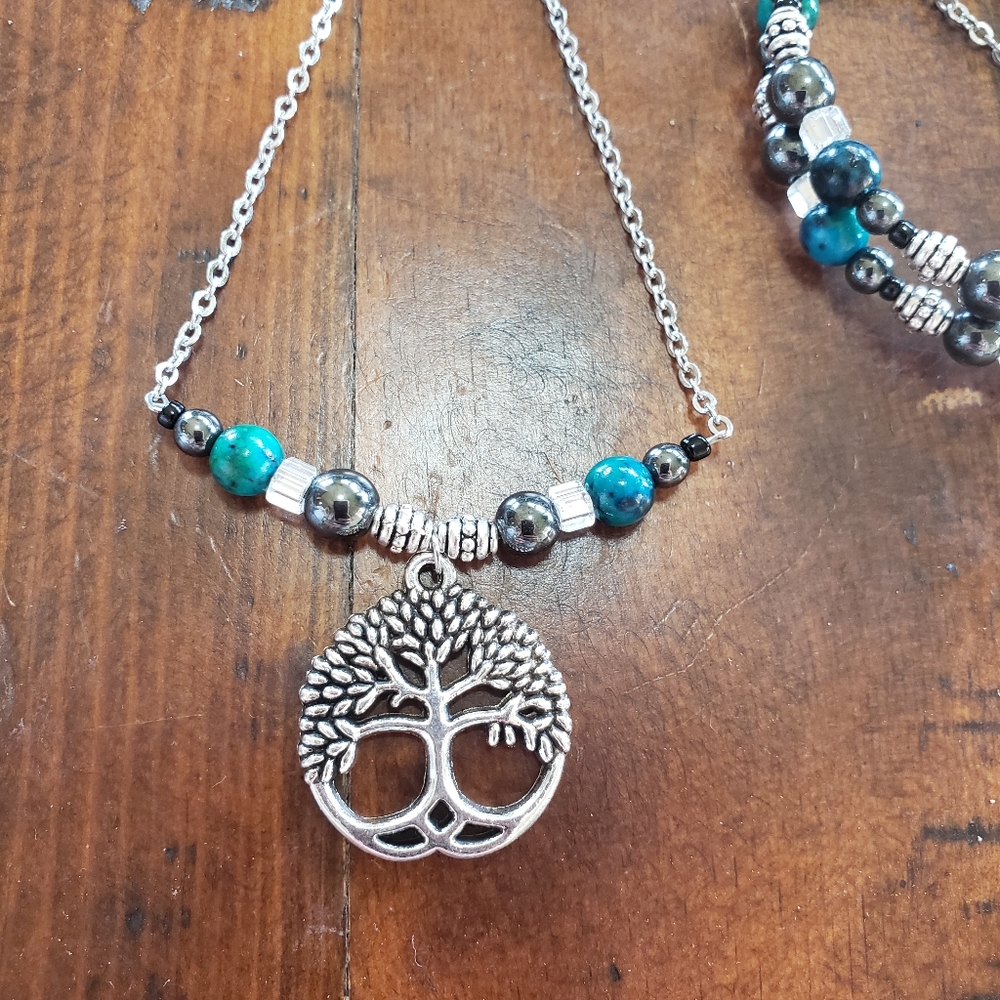 Handmade necklace and bracelet set